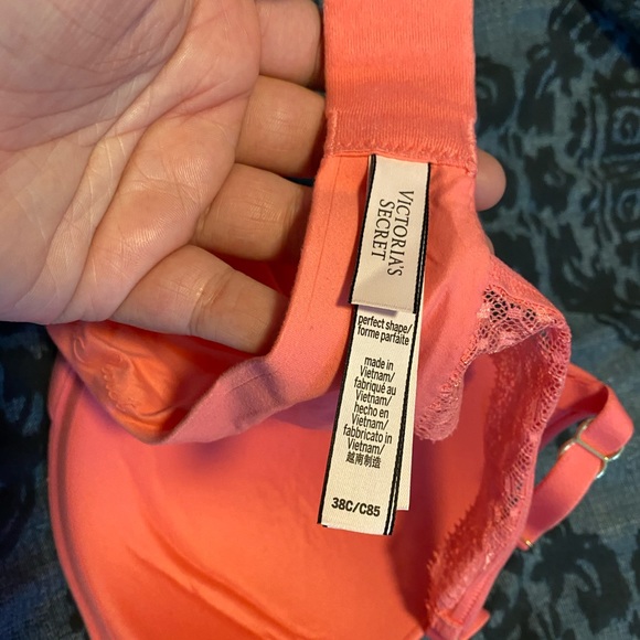 New without tags VS bra! - Picture 2 of 3